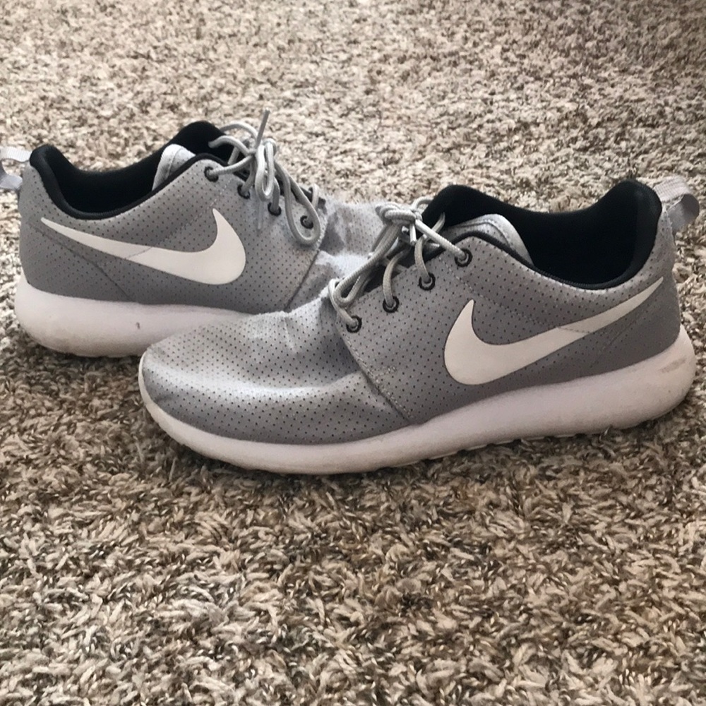 Light Grey Nike Roshe